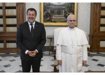 E sui social rilancia l'appello alla pace di Leone all'Angelus
