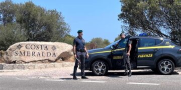 Blitz della Guardia di Finanza in una multiproprietà a P. Cervo