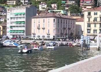 taxi boat