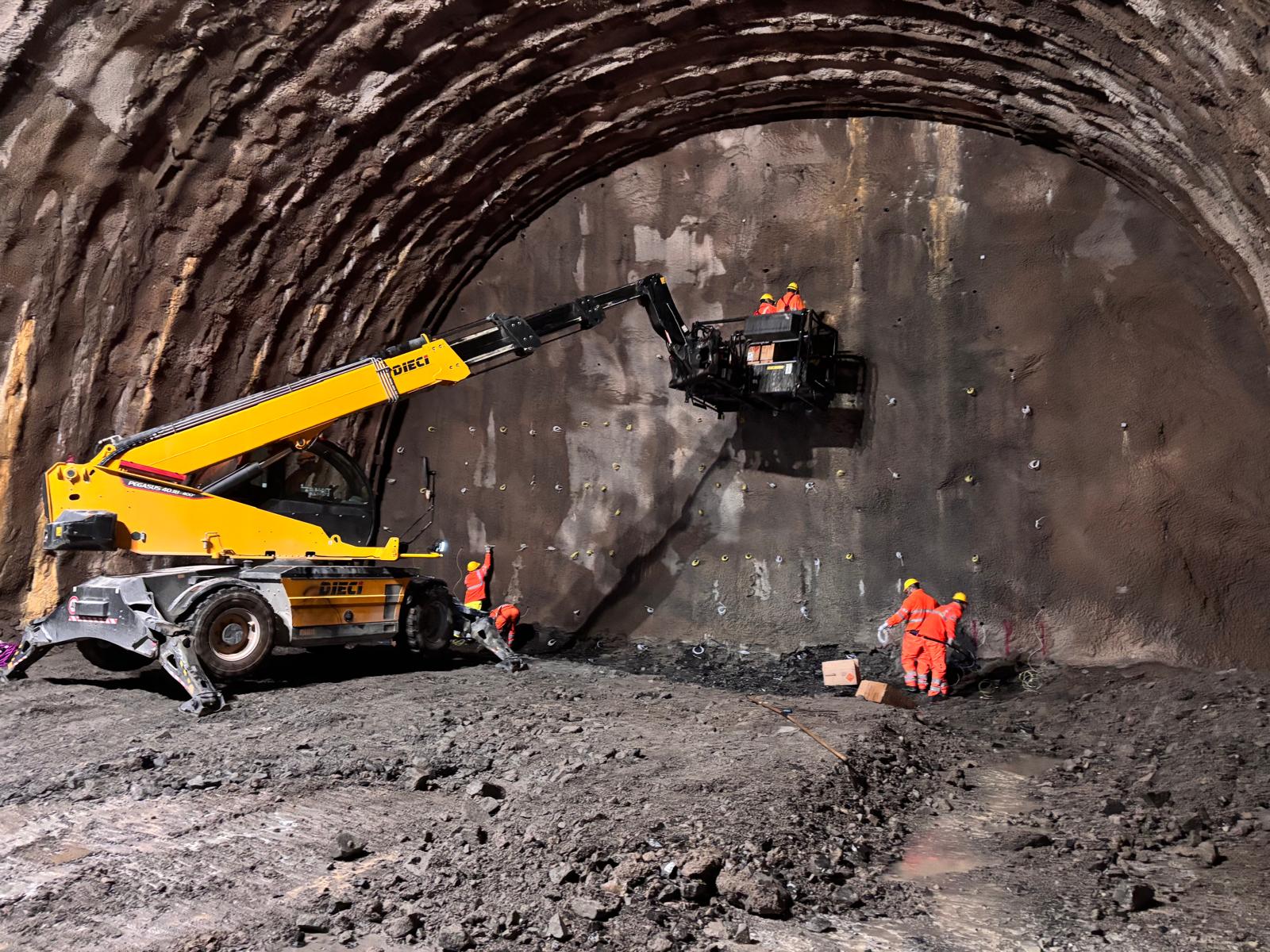 Variante della Tremezzina: ripartite le esplosioni a Colonno