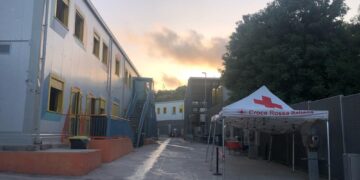 Caduti in mare da gommone