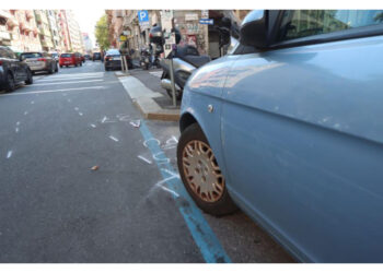 Pedone attraversava su strisce pedonali a Milano