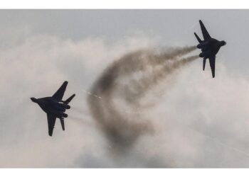 'Molti aerei Nato violano i nostri cieli