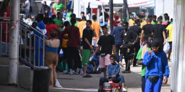 Altre 391 persone nell'isola