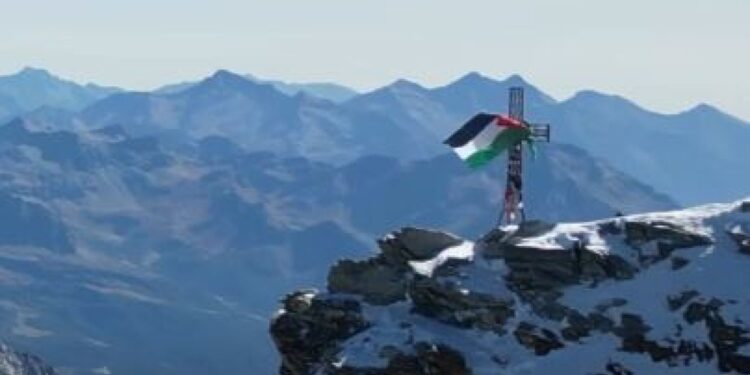 Immagine diffusa dall'alpinista-divulgatore Hervé Barmasse