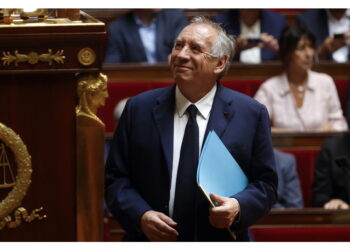 Macron tentato da nomina rapida