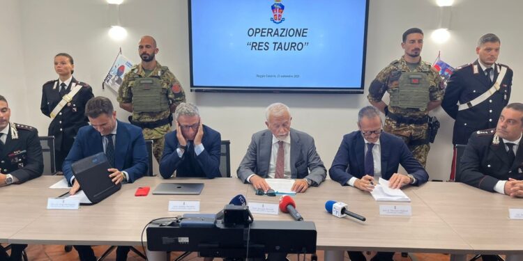 Nel corso dell'operazione effettuati sequestri per 7 milioni