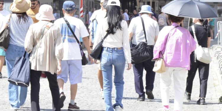 Domenica e lunedì sole e caldo