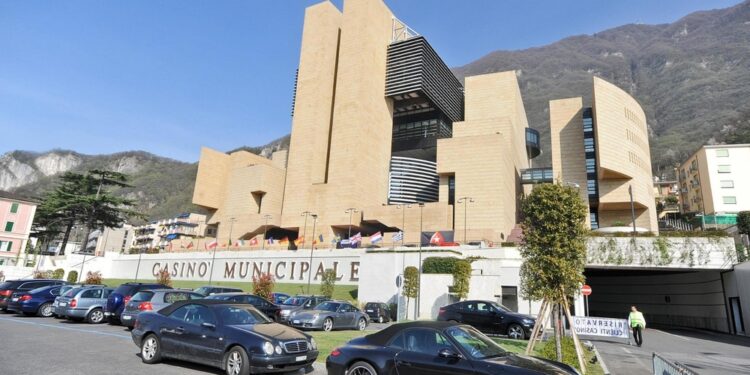 Dopo accusa di corruzione in atti giudiziari per caso Garlasco