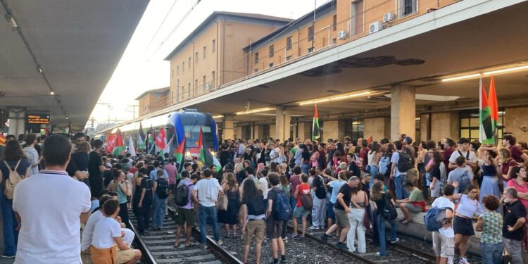Si sono staccati dal corteo per la Flottilla che va a Gaza
