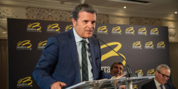 "Si comporta da leader