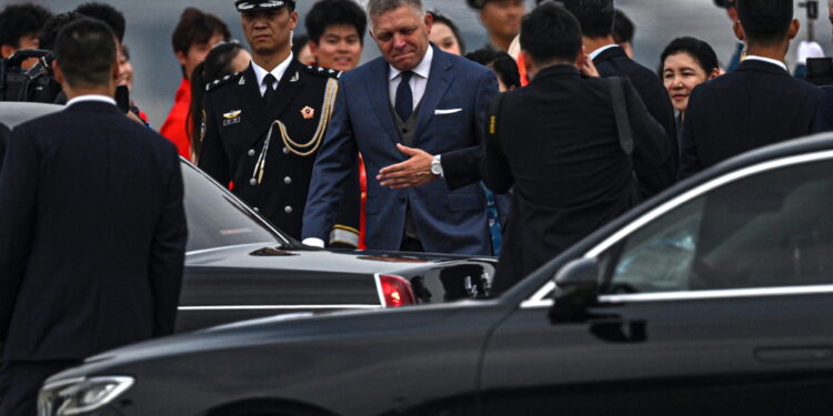 Premier Fico su piano per superare ordine mondiale a guida Usa