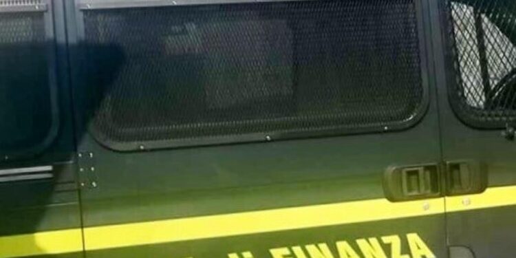 Gdf denuncia il conducente