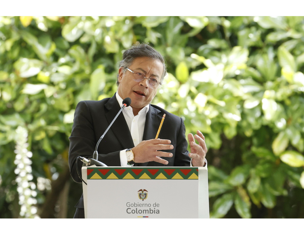 Colombia, Petro annuncia il ritorno delle fumigazioni aeree