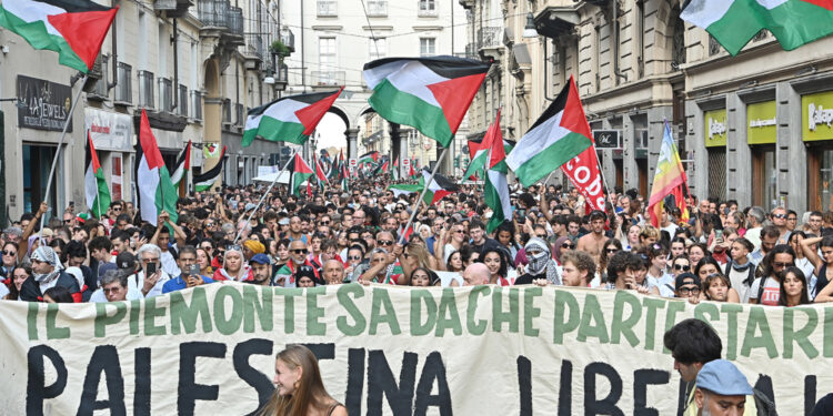 "Il genocidio si ferma solo bloccando la filiera bellica"