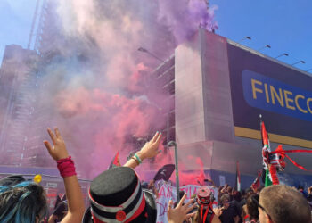 Gruppo di 40 antagonisti si è staccato dalla manifestazione