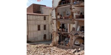 Nella stessa zona in corso lavori per fondamenta altro edificio