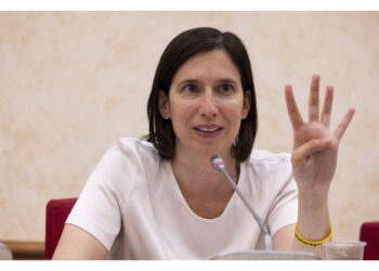 'Meloni si è fatta rivedere dopo 5 anni mal governo Acquaroli'