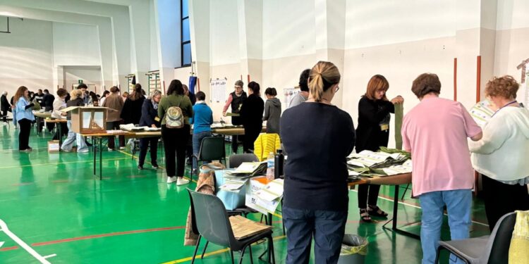 Primi risultati attesi in tarda mattinata