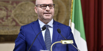 Solidarietà alle forze dell'ordine e alla premier Meloni
