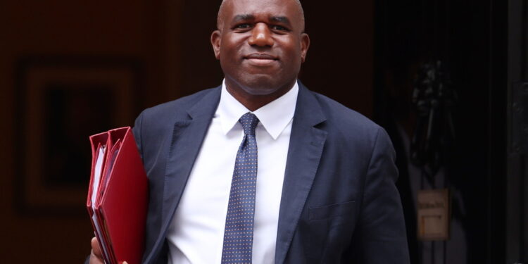Lammy condanna la 'condotta spregevole da parte di Putin'
