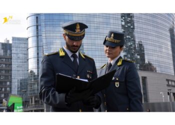 Si faceva dare parte del loro stipendio