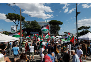 'Presidio a piazza dei Cinquecento fino alle 13.30
