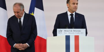 Prima reazione dell'Eliseo alla caduta di Bayrou