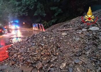 Soccorso nel Comasco un automobilista in sottopasso allagato