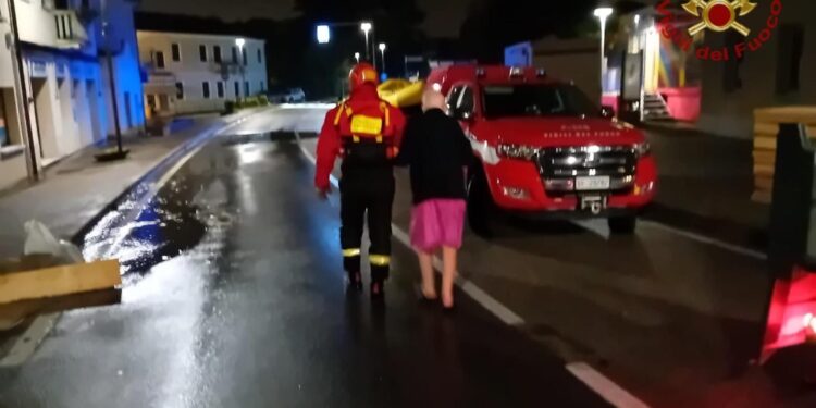 Oltre 40 gli interventi dei vigili del fuoco