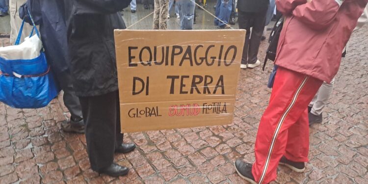 Presidio davanti sede Comune organizzato da Cub