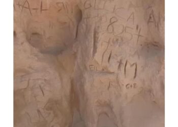 Staccato anche un blocco di arenaria di un metro e mezzo