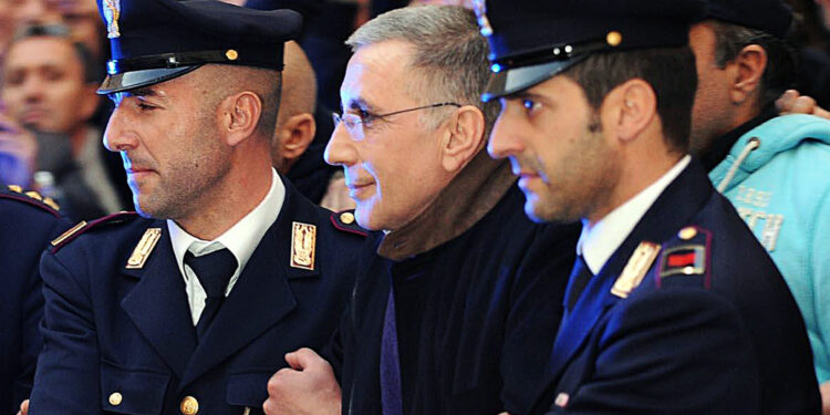 Era accusato di averla rubata e poi venduta per 50mila euro
