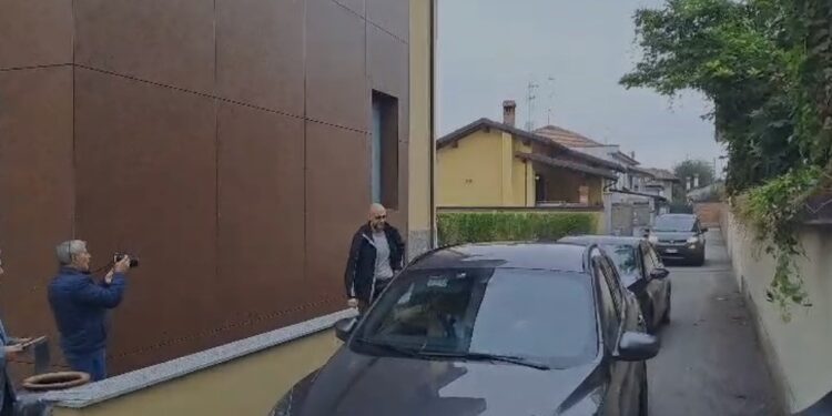 Carabinieri e Gdf hanno acquisito scatoloni di materiale