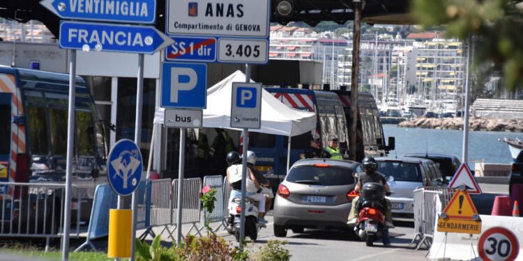 E' titolare di protezione internazionale. Il questore