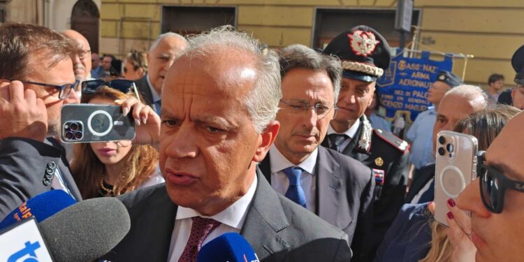 Ministro: 'generale ha lasciato messaggi importanti per tutti'