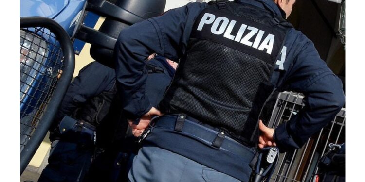 Ultrà si sono affrontati con mazze