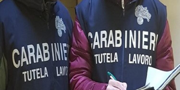 Era impegnato in lavori di ampliamento di un capannone
