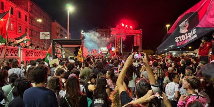 Dopo oltre tre ore manifestanti tornano a punto ritrovo