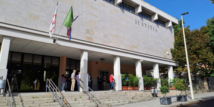 'Voglio credere nella giustizia'. Assenti anche i 4 imputati