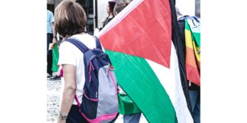 "Usiamo i nostri corpi per impedire svolgimento quotidianità"