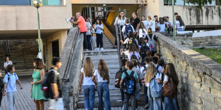 Evidenzia carenze e chiede modifiche. Ministero