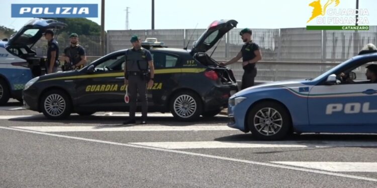 Intervento congiunto in Calabria di polizia e guardia di finanza