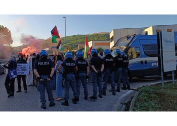 Bloccato accesso all'azienda