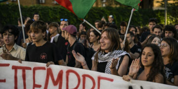 'Apre danze Rossellini ma protesta è solo all'inizio'