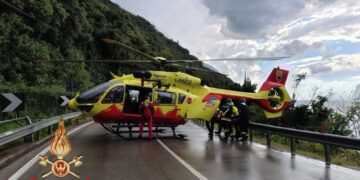 L'uomo è stato trasportato in elicottero a Trento