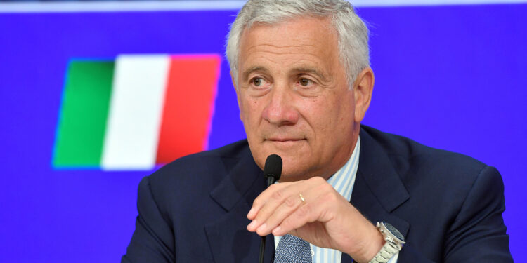 'Eliminare contributi per chi guadagna fino a 9 euro l'ora'