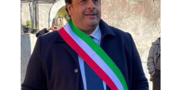 E' anche sindaco Arienzo