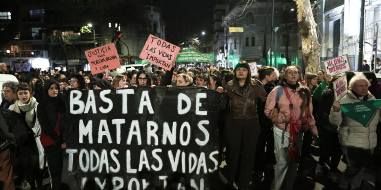 Manifestazioni anche nelle città di Rosario