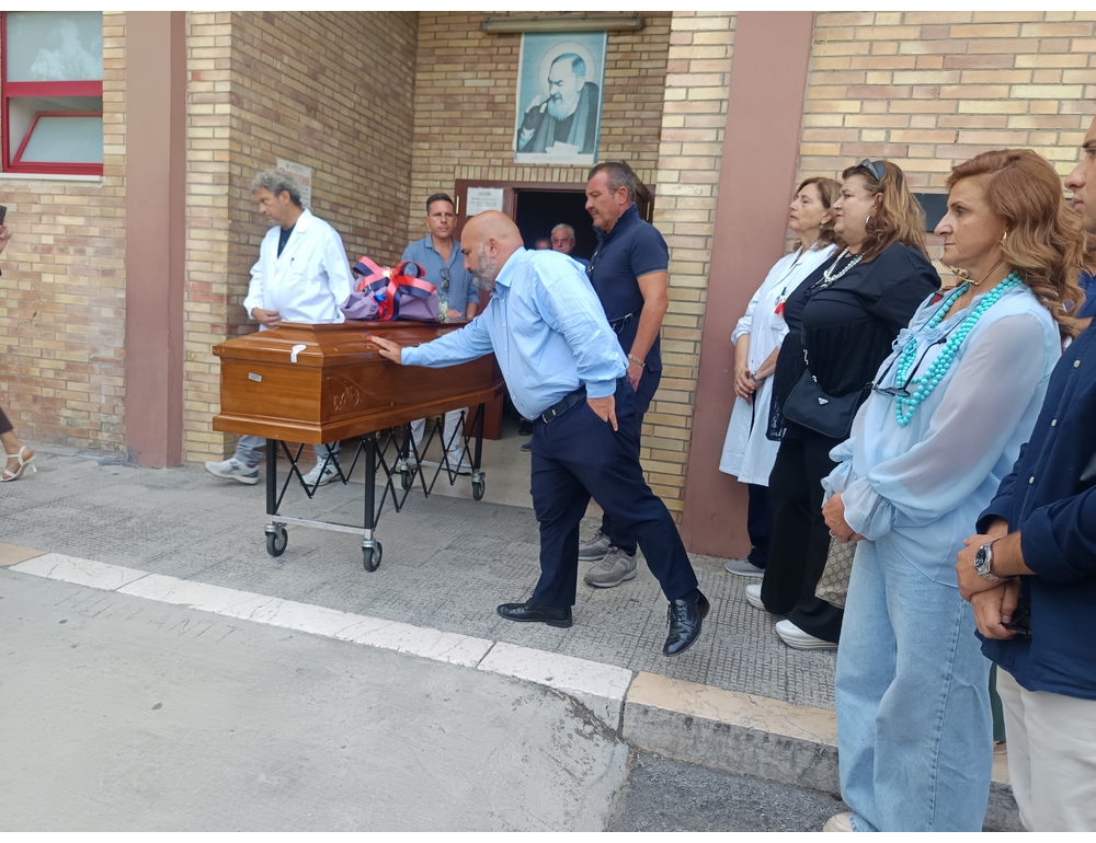 Uccisa dall’ex compagno a Foggia, oggi il saluto della città